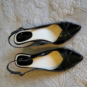 Anne Klein size 11 black slingbacks